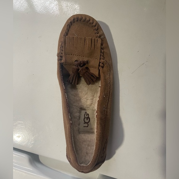 Ugg moccasins in size 6, only worn once! 💘 - Picture 2 of 4